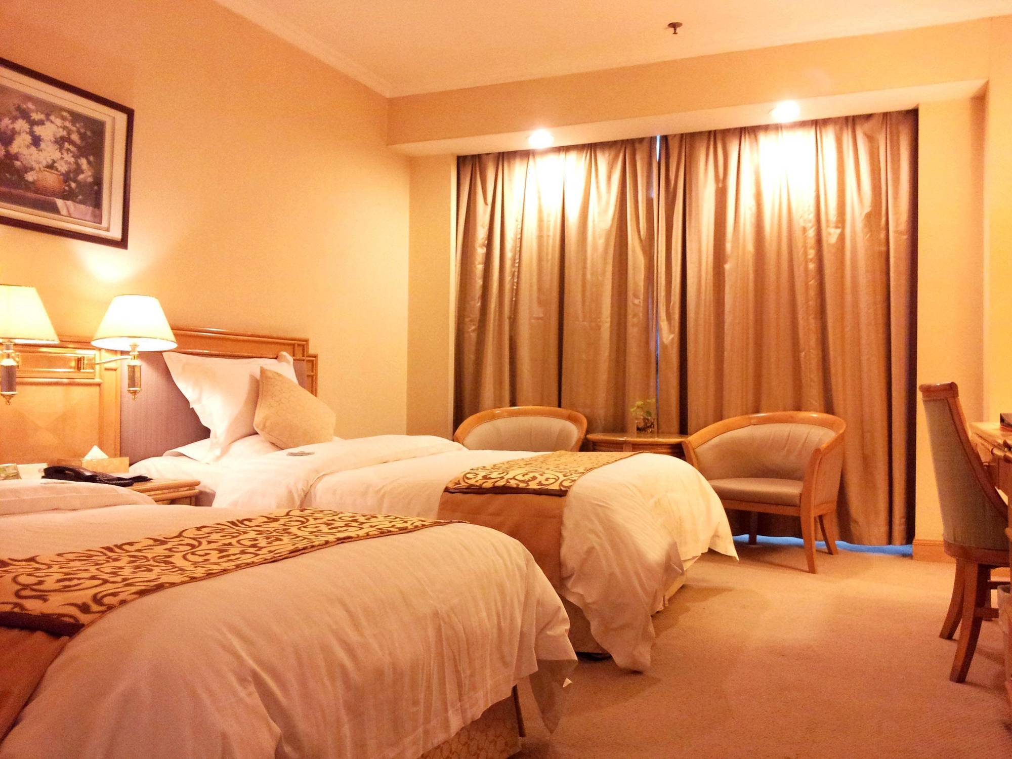 Weifang Internation Financial Hotel Экстерьер фото